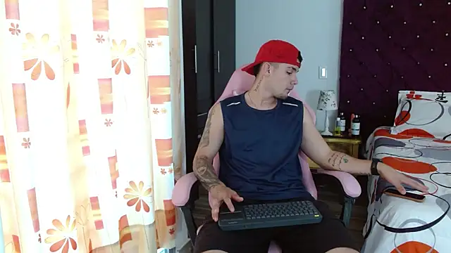 BooyHott  online show from 10.25.25