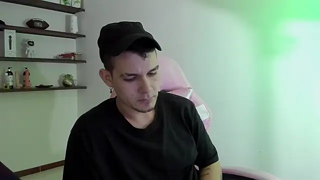 BooyHott  online show from 12.17.25