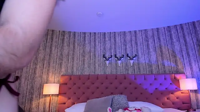 LiaaTurner online show from 09.29.25