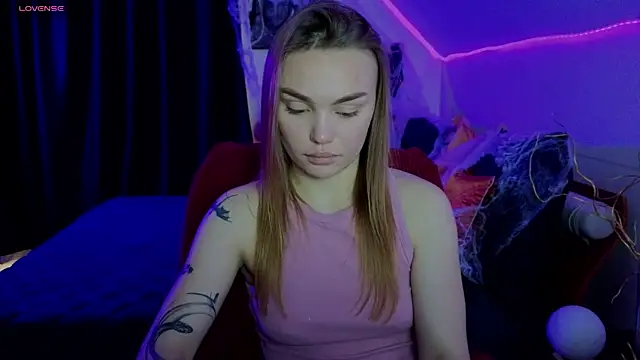 KitsyMoore online show from 10.28.25