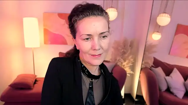 Irene Marlow online show from 11.04.25