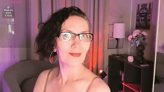 Irene Marlow online show from 06.08.26