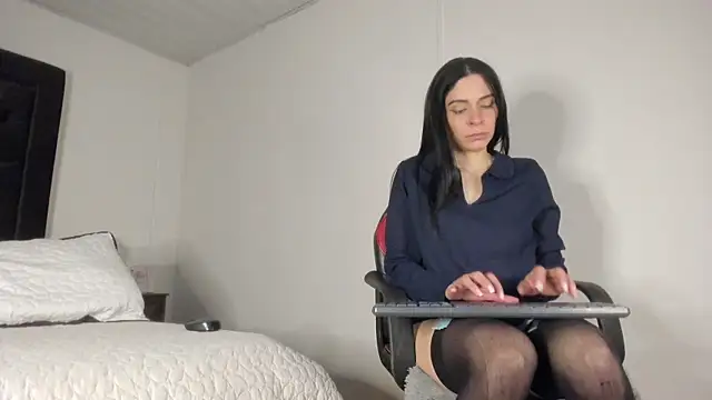 Roseshelbyy online show from 10.22.25