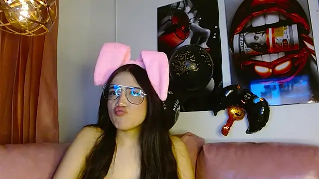 Snapshot of ladymooncs chatting on 10.12.25 ladymooncs online show from 10.12.25