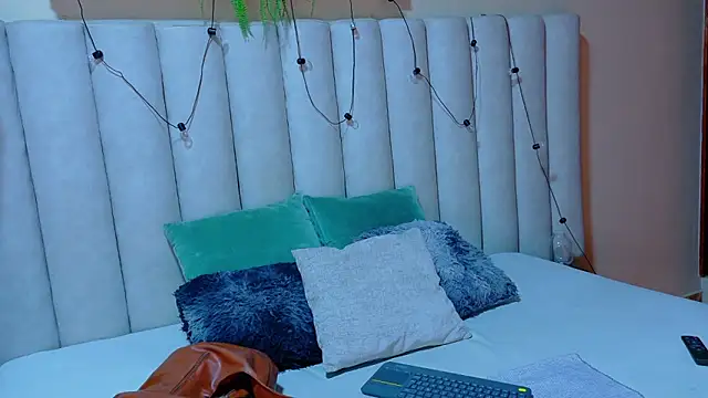 MyApril   online show from 05.30.26