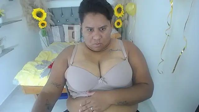 Snapshot of hotlesby_valery chatting on 09.23.25 hotlesby valery online show from 09.23.25