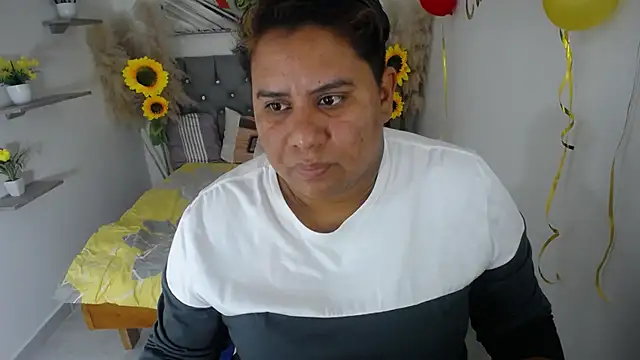 Snapshot of hotlesby_valery chatting on 09.29.25 hotlesby valery online show from 09.29.25