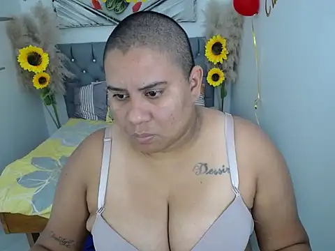 Snapshot of hotlesby_valery chatting on 10.21.25 hotlesby valery online show from 10.21.25