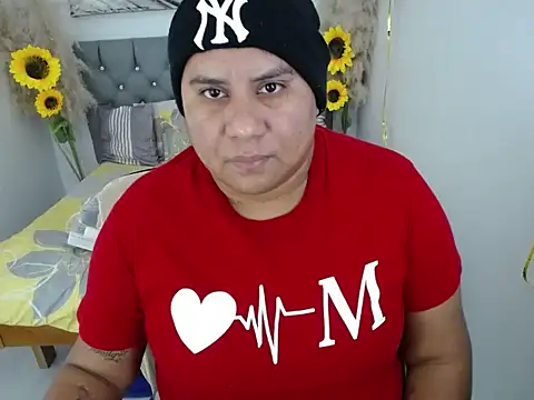 Snapshot of hotlesby_valery chatting on 10.28.25 hotlesby valery online show from 10.28.25