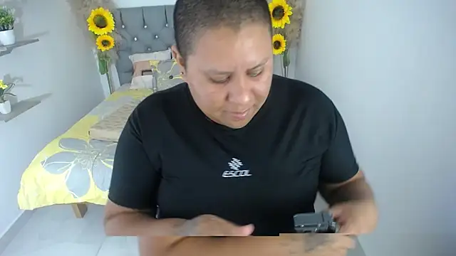 Snapshot of hotlesby_valery chatting on 11.21.25 hotlesby valery online show from 11.21.25