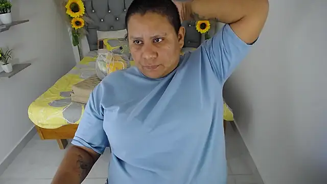 Snapshot of hotlesby_valery chatting on 11.28.25 hotlesby valery online show from 11.28.25