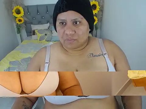 Snapshot of hotlesby_valery chatting on 12.05.25 hotlesby valery online show from 12.05.25