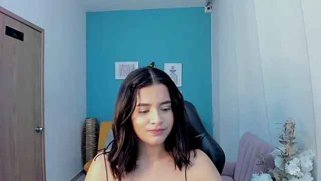 Victoria Jonnesss online show from 11.07.25