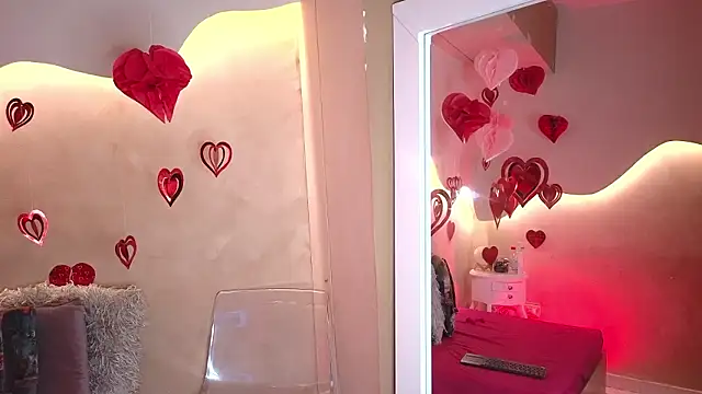 Snapshot of SaraGuzmann chatting on 02.13.26 SaraGuzmann online show from 02.13.26