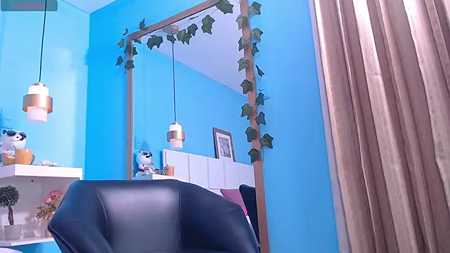 PenelopeBond online show from 10.09.25