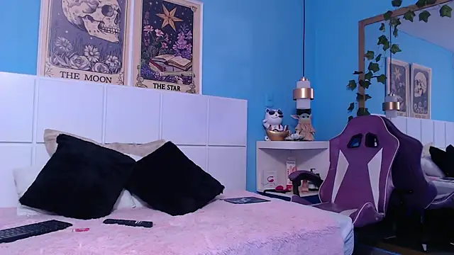 PenelopeBond online show from 12.03.25