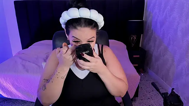 camiladuke7 online show from 11.19.25