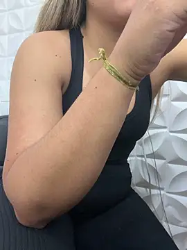Valeriacris online show from 04.29.26