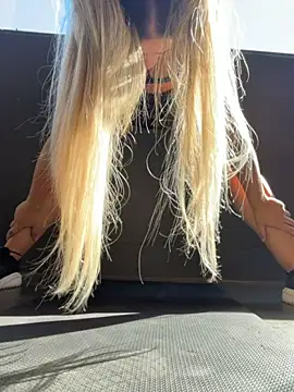Valeriacris online show from 05.05.26