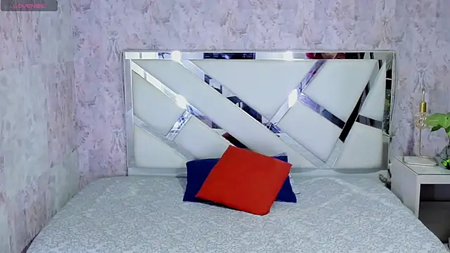 Snapshot of sarita_princess7 chatting on 11.16.25 sarita princess7 online show from 11.16.25