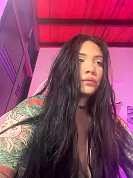 Snapshot of liahouses chatting on 09.23.25 liahouses online show from 09.23.25