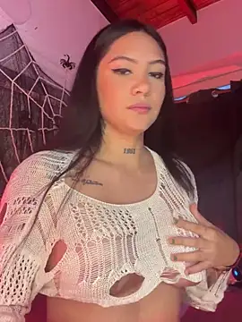 Snapshot of liahouses chatting on 10.03.25 liahouses online show from 10.03.25