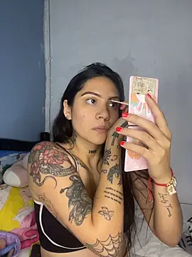 Snapshot of liahouses chatting on 11.09.25 liahouses online show from 11.09.25