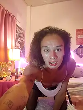 Snapshot of foxylena_latinalicious69 chatting on 09.22.25 foxylena latinalicious69 online show from 09.22.25