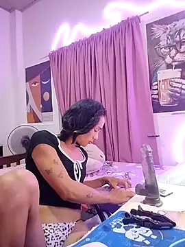 Snapshot of foxylena_latinalicious69 chatting on 11.12.25 foxylena latinalicious69 online show from 11.12.25