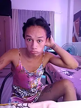 Snapshot of foxylena_latinalicious69 chatting on 11.14.25 foxylena latinalicious69 online show from 11.14.25