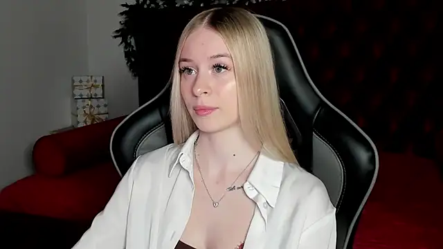 MiaGraces online show from 12.15.25