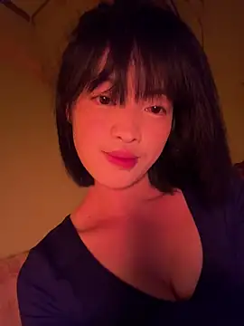 Snapshot of Tramy_xx chatting on 02.11.26 Tramy xx online show from 02.11.26