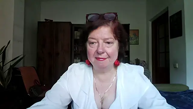 Snapshot of Violet_Pulse chatting on 06.05.26 Violet Pulse online show from 06.05.26