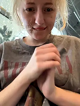 RonnieKiss online show from 11.04.25