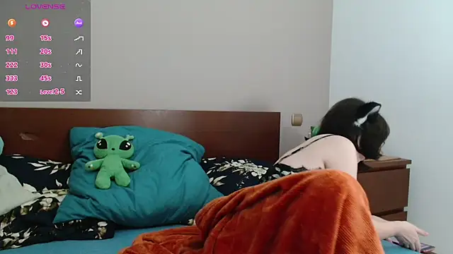 Snapshot of HardNerdVoid chatting on 10.27.25 HardNerdVoid online show from 10.27.25