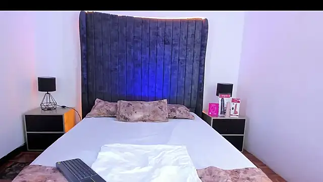 VanessaParis   online show from 11.15.25