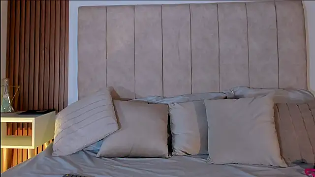 Lauraa saenz11 online show from 11.04.25