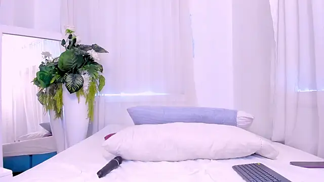 LolaJenkinss online show from 09.26.25