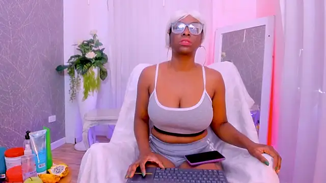 LolaJenkinss online show from 11.22.25