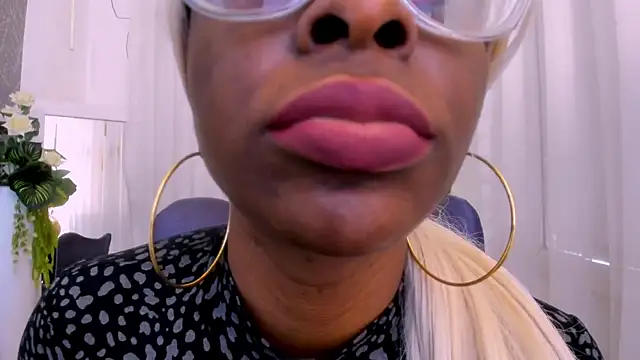 LolaJenkinss online show from 11.29.25