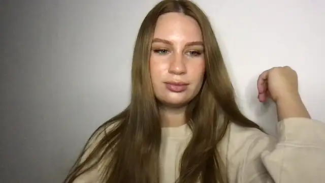 Snapshot of goodgirl2332 chatting on 10.06.25 goodgirl2332 online show from 10.06.25