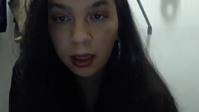 Snapshot of lotuzpetals chatting on 10.02.25 lotuzpetals online show from 10.02.25