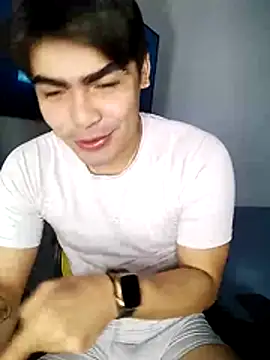 Snapshot of Mason_grey chatting on 12.04.25 Mason grey online show from 12.04.25