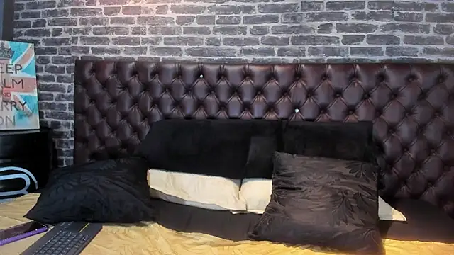 Snapshot of Meli28_ chatting on 09.25.25 Meli28 online show from 09.25.25