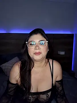 Snapshot of Meli28_ chatting on 10.29.25 Meli28 online show from 10.29.25