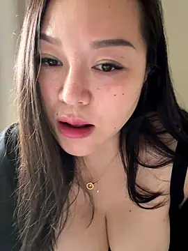 Snapshot of anran-Asia chatting on 09.23.25 anran-Asia online show from 09.23.25