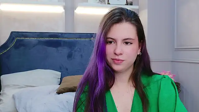 Akira Halls online show from 11.07.25