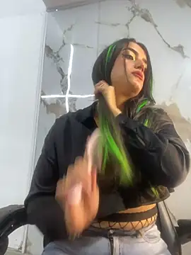 IsaDiiaz online show from 04.19.26