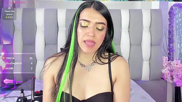 IsaDiiaz online show from 04.19.26