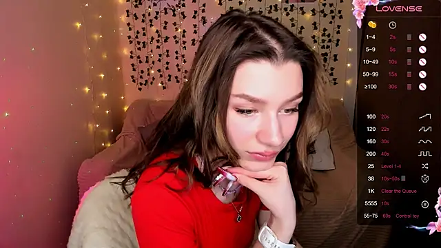 LinaBlossom  online show from 11.20.25